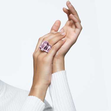 Lucent cocktail ring