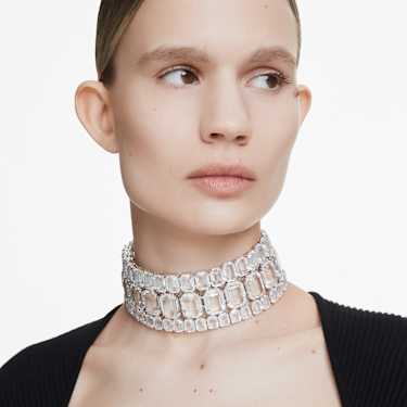 Millenia choker