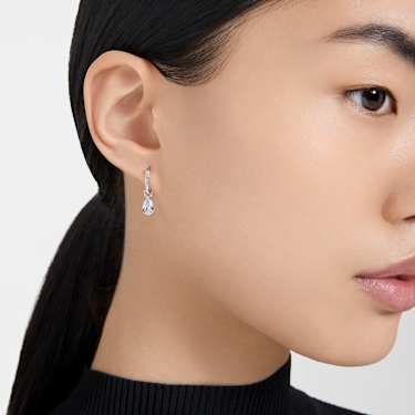 Stilla drop earrings